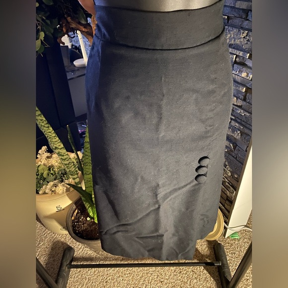 Black skirt - Picture 2 of 7